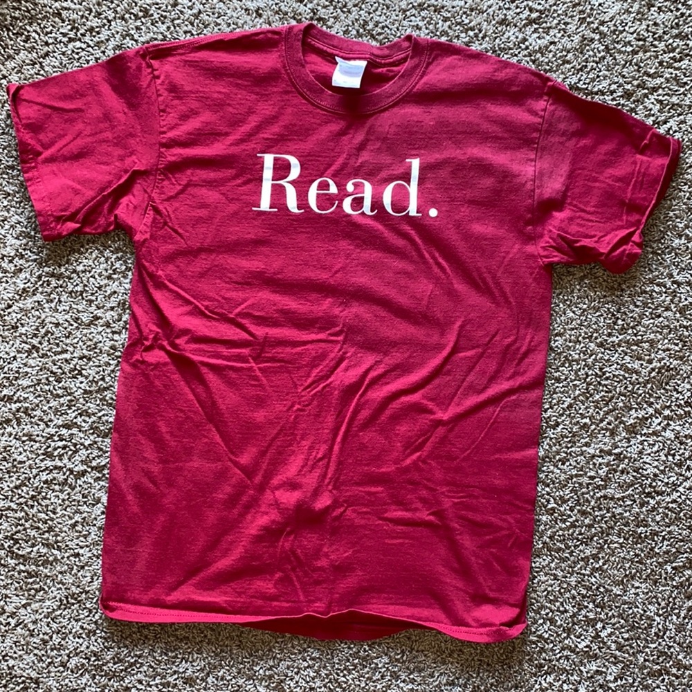 Teacher Tee “Read.”